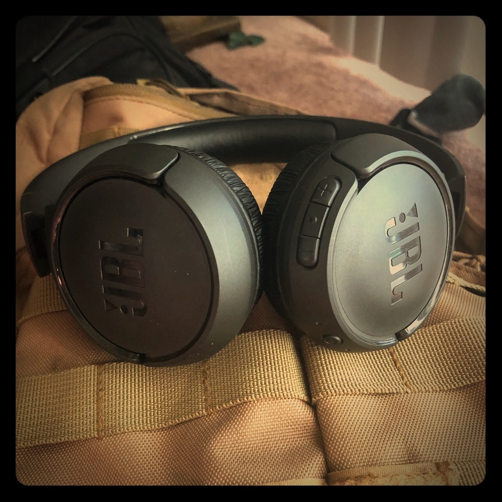 JBL-500 wireless headphones